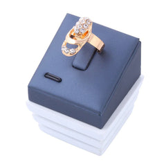 Fashionable Crystal Jewelry Set: Necklace & Earrings (4 pcs)